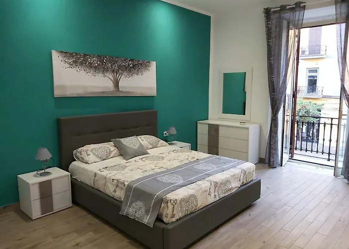 Dormire A Napoli Centro Holiday House